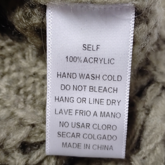 Kye Mi Women's Olive Green Distressed Knit Tunic Sweater Size Large - Picture 13 of 13